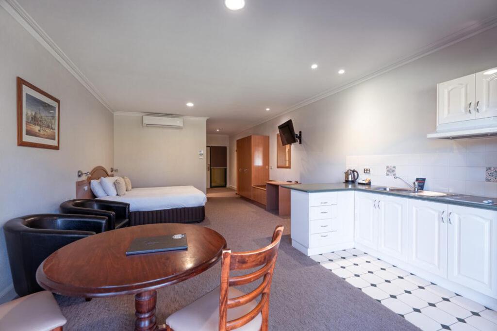 Yarrawonga Mulwala Golf Club Exterior foto Studio apartment