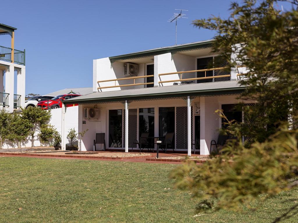 Yarrawonga Mulwala Golf Club Exterior foto The house at 1001 North Beach Road, Esperance, Western Australia