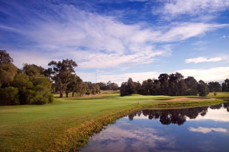 Yarrawonga Mulwala Golf Club Exterior foto The 18th hole at the 2007 PGA Championship
